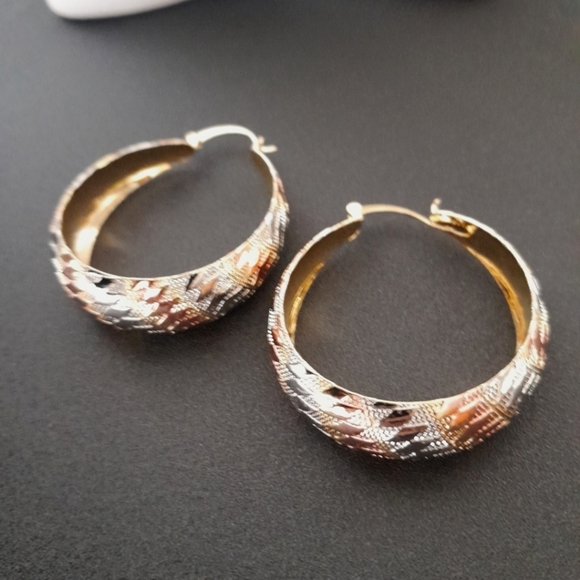 Tricolor Gold Filled Hoop Earrings Argyle Design - Picture 3 of 7